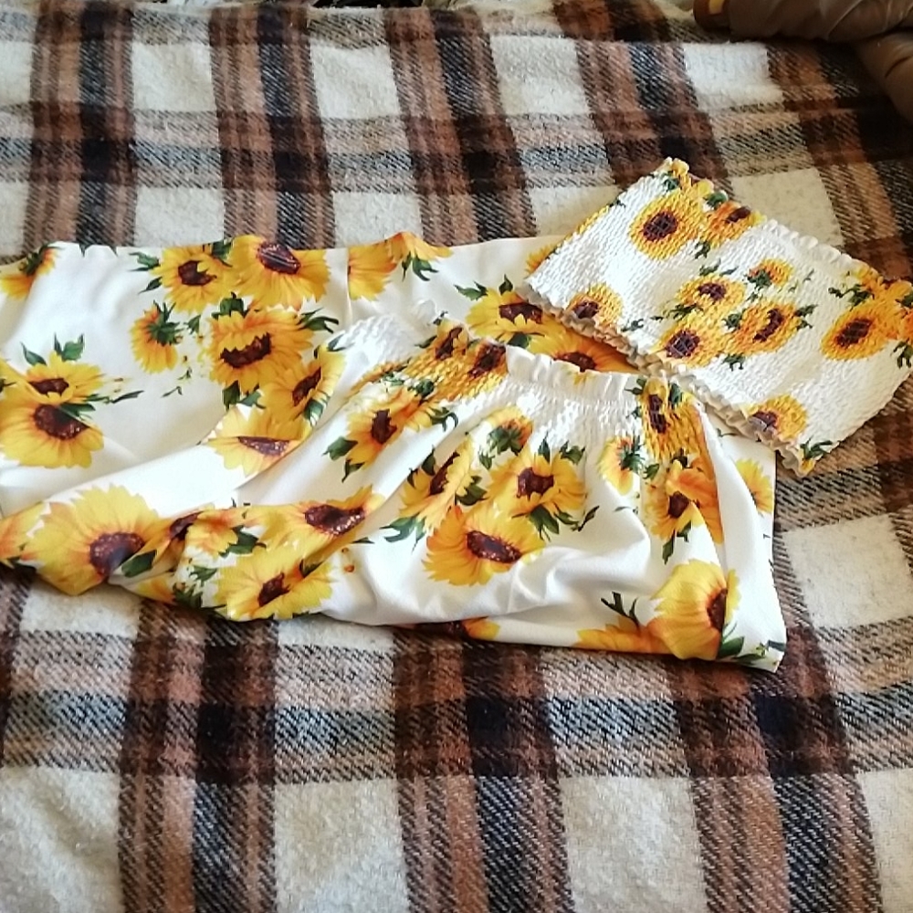 CUTE sunflower skirt and tube top